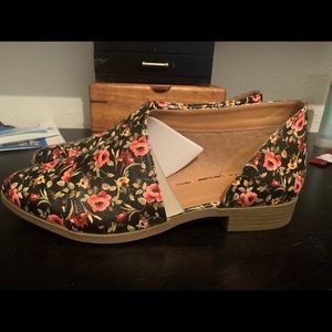 Slip on flats